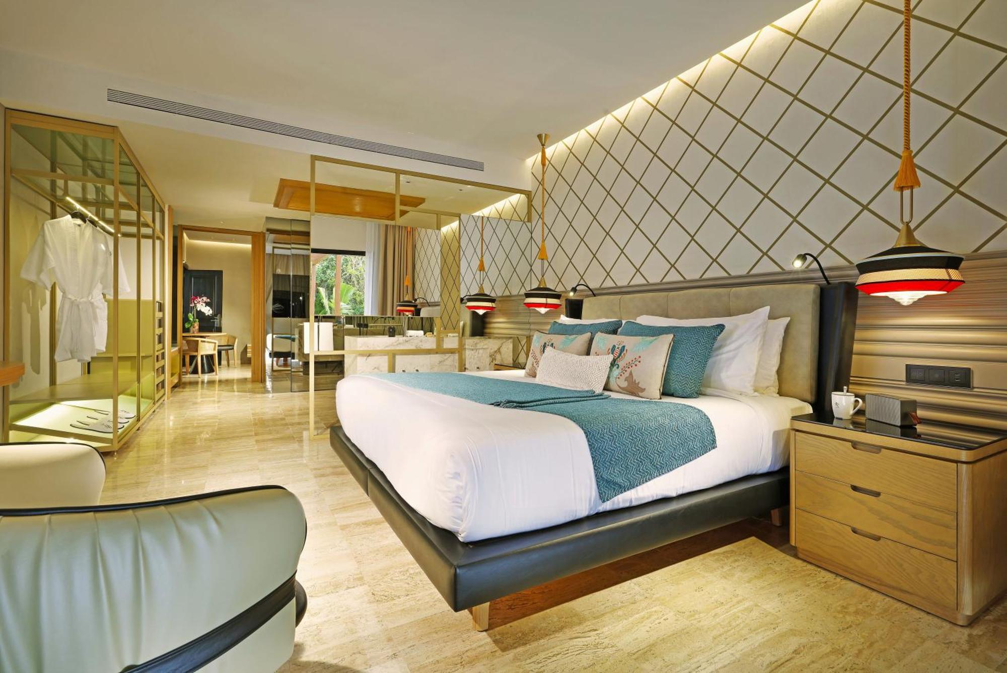 Suite mit Whirlpool und Terrasse am Pool